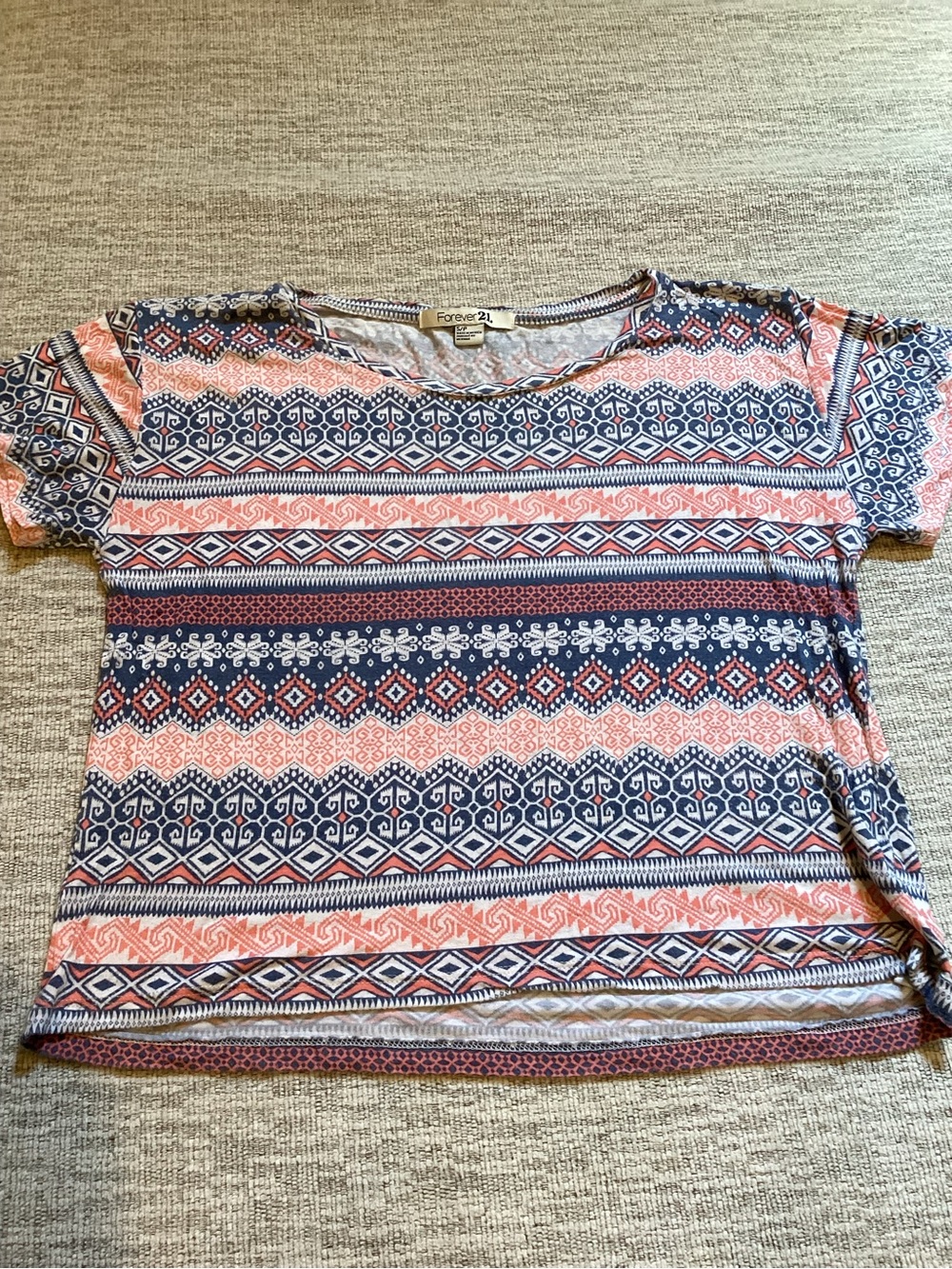 Forever 21 Coral and Navy Aztec Print Short Sleeve Tee Size Small Flowy Loose